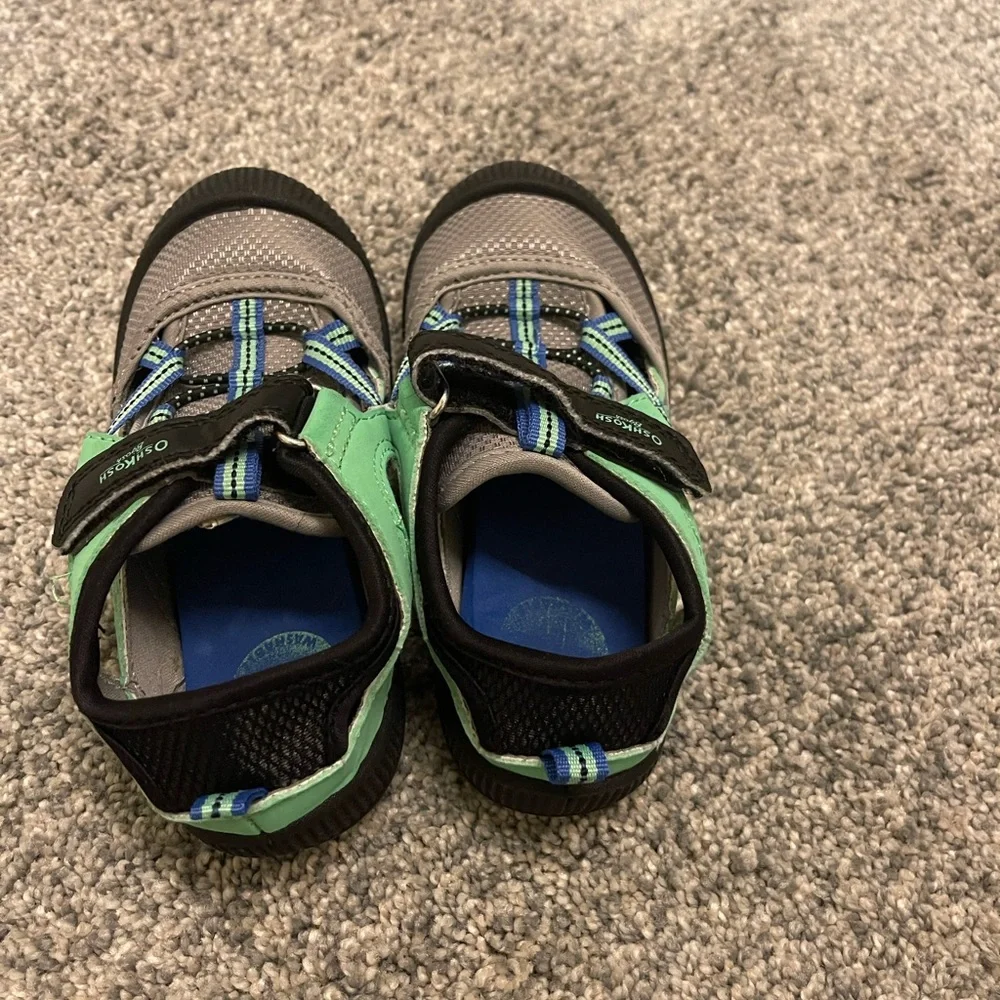 OshKosh water sandals size 10